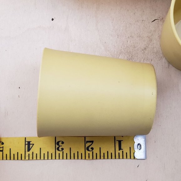 Vintage Tupperware Juice Cups 6oz Set of 5 Golden Rod 1251 Series F - Picture 4 of 4